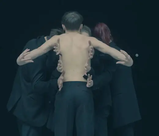 Con una coreografa artstica, BTS  rompe los esquemas con el video de Black Swan.
